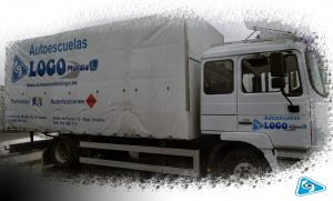 camion C1 de autoescuela logo
